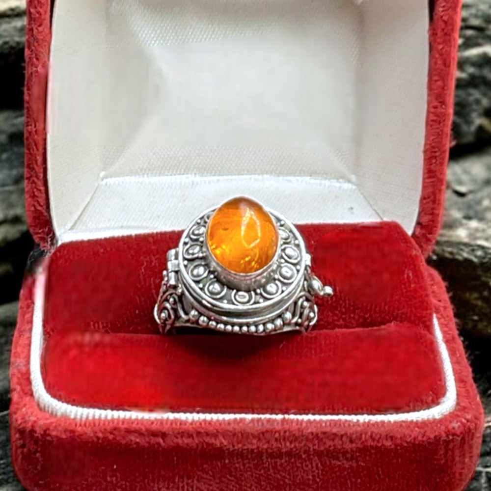 🌺Vintage Sterling Amber Poison Ring - Picture 9 of 15